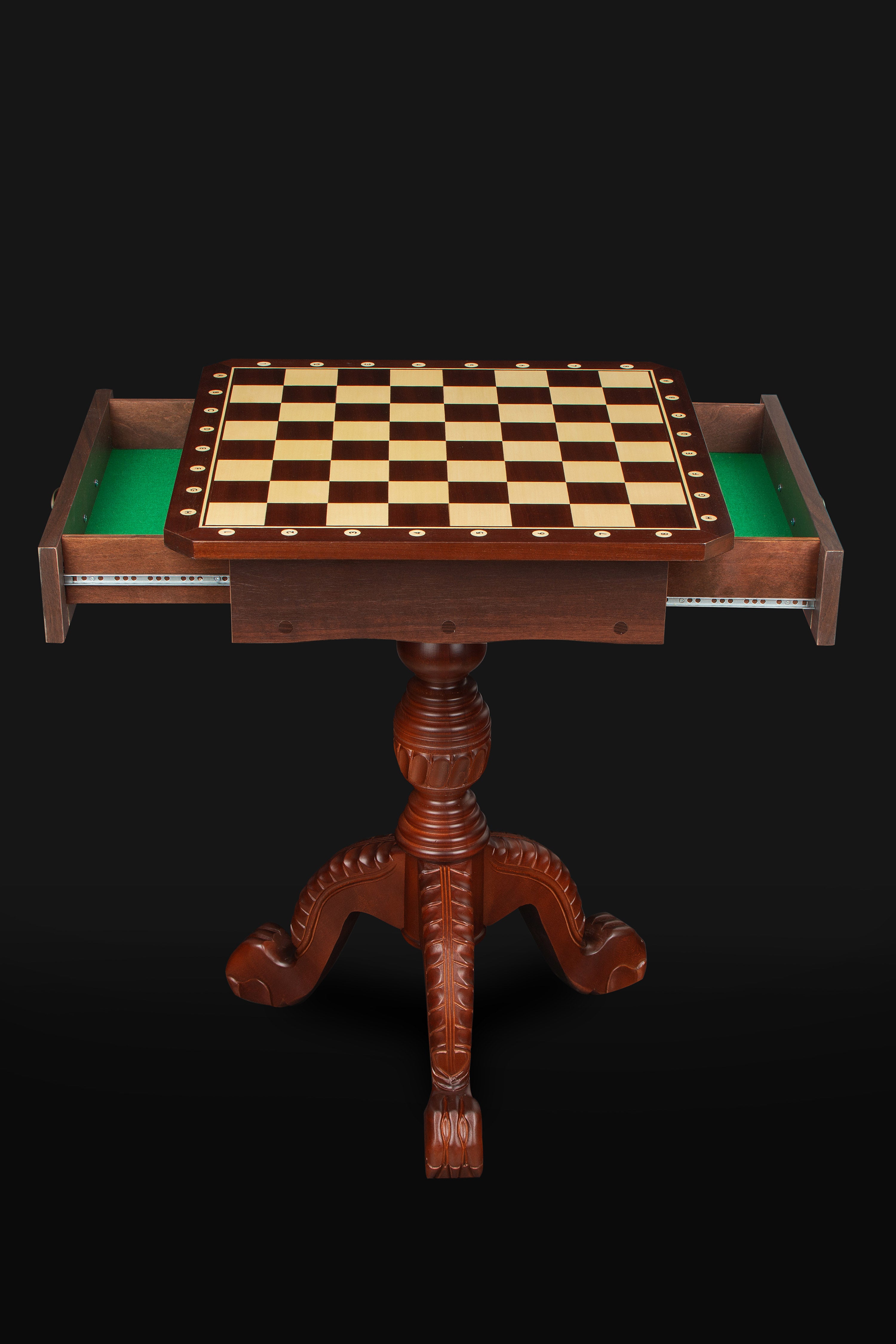 Table d'échecs en bois foncé avec un plateau carrré avec les coordonnées, sans pièces d'échecs - Table d'échecs en bois foncé avec un plateau carrré avec les coordonnées, sans pièces d'échecs
