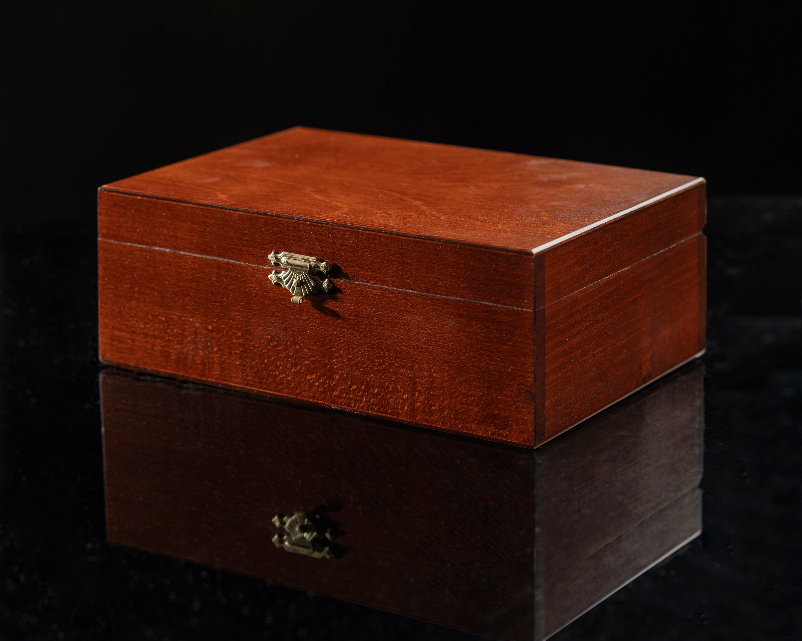 Caja de madera para piezas Staunton n.º 6 o de 3,75 pulgadas, en color caoba - 88aba9f4a56f7da700ba83c8a84f987a