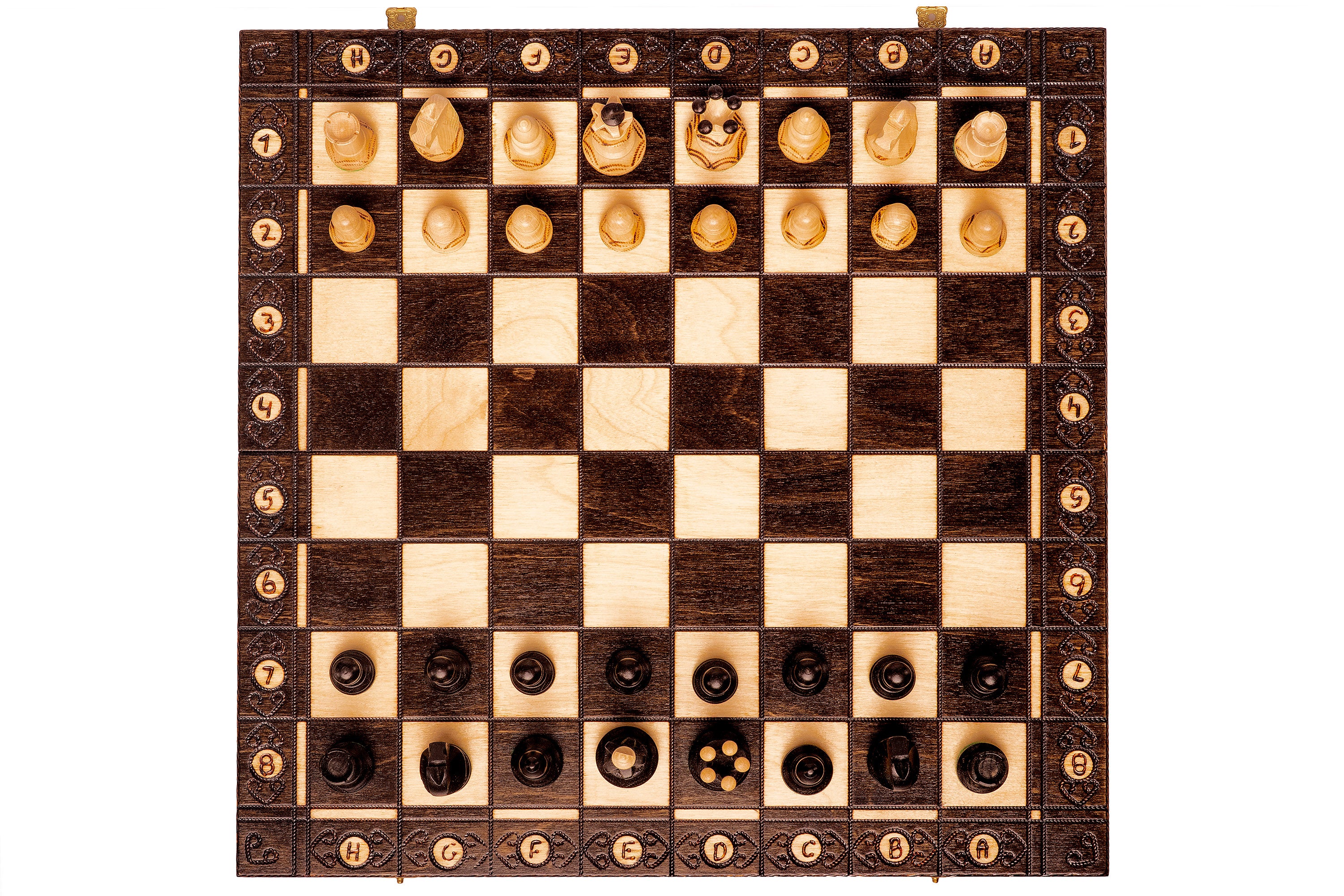 Holzschachspiel SENATOR 42×42 cm – geschnitzte Figuren, schwarz (König 80 mm, Spielanleitung, zusammenklappbar) - Holzschachspiel SENATOR 42×42 cm – geschnitzte Figuren, schwarz (König 80 mm, Spielanleitung, zusammenklappbar)