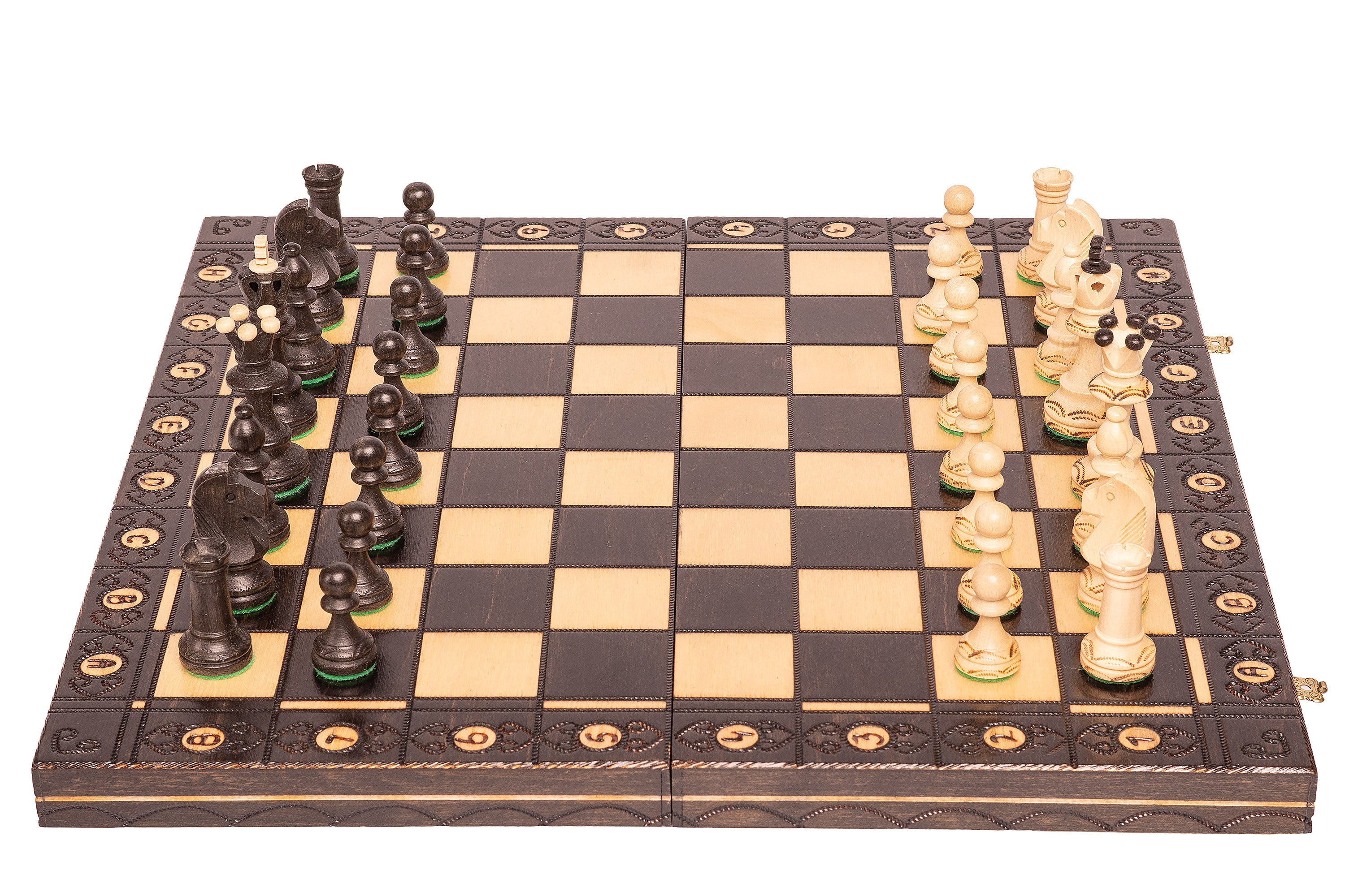 Holzschachspiel SENATOR 42×42 cm – geschnitzte Figuren, schwarz (König 80 mm, Spielanleitung, zusammenklappbar) - Holzschachspiel SENATOR 42×42 cm – geschnitzte Figuren, schwarz (König 80 mm, Spielanleitung, zusammenklappbar)