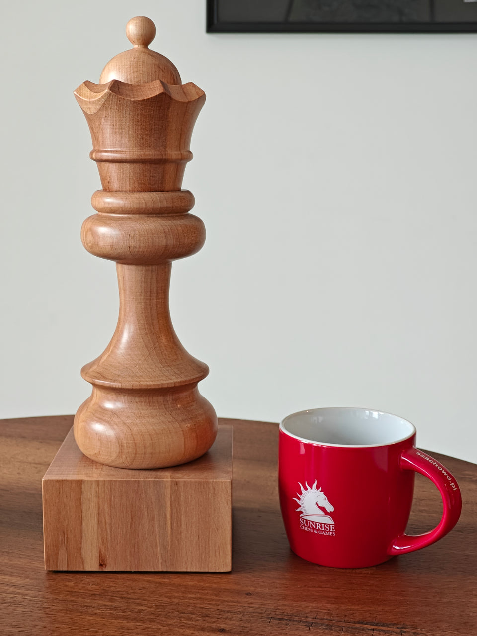 Wooden Chess Trophie - White Queen (35 cm height) - Wooden Chess Trophie - White Queen (35 cm height)
