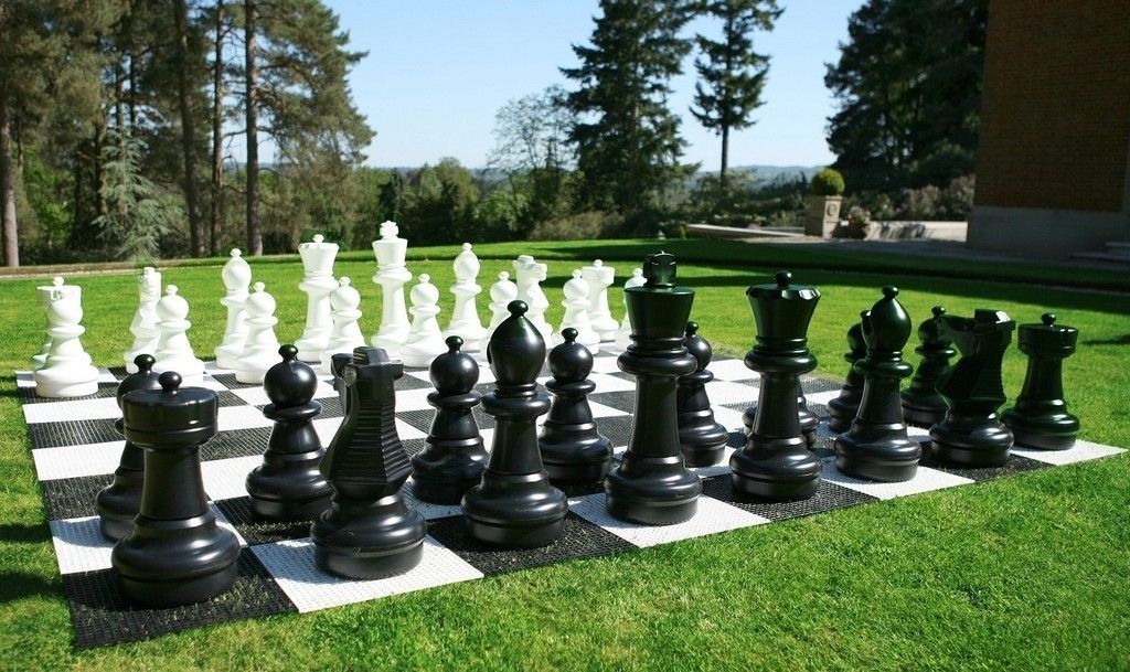 Juego de ajedrez para exterior / jardín (rey de 64 cm) - piezas + tablero de plástico - Juego de ajedrez para exterior / jardín (rey de 64 cm) - piezas + tablero de plástico