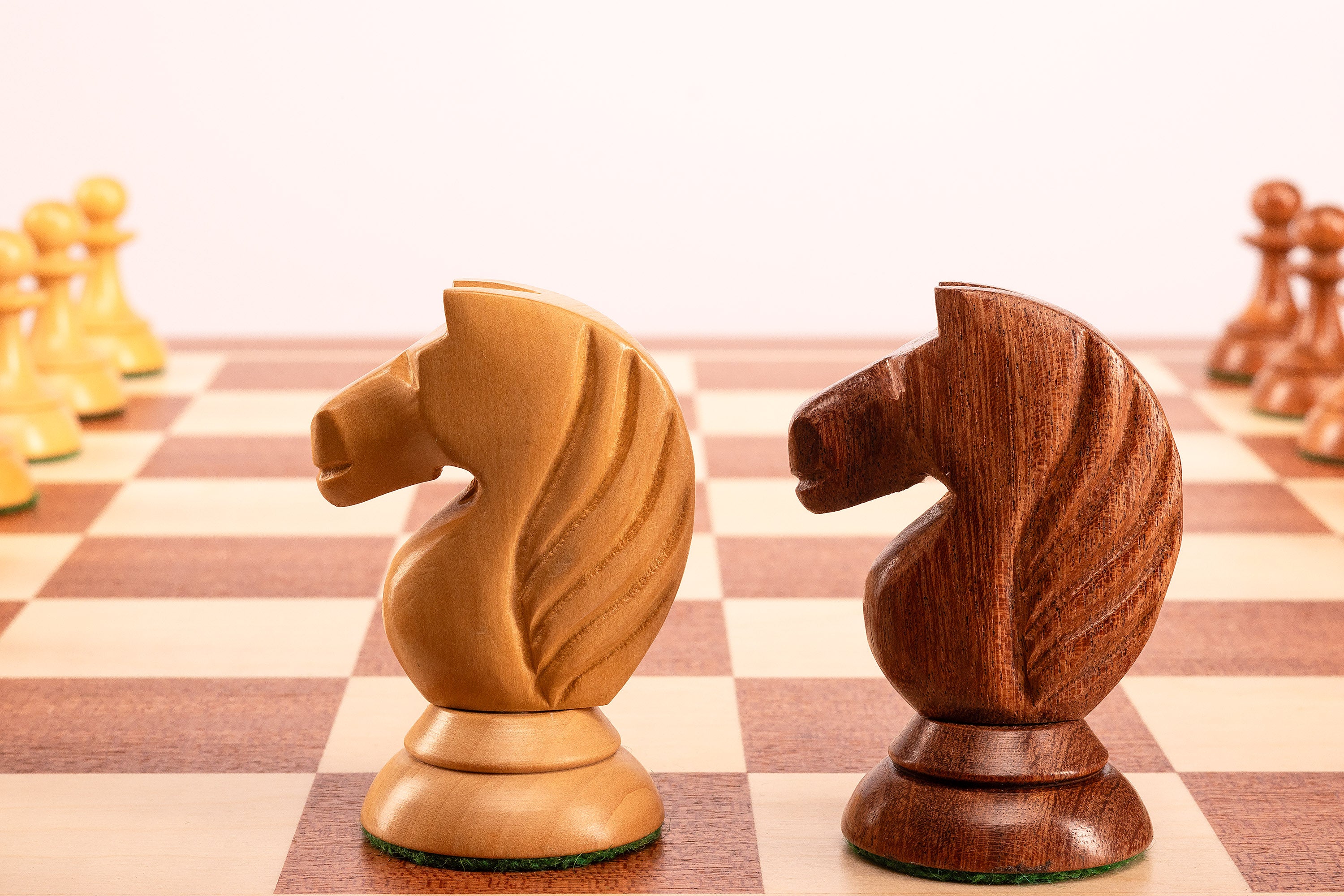 Figury szachowe Queen's Gambit 1957 akacja indyjska 3,75 cale - Figury szachowe Queen's Gambit 1957 akacja indyjska 3,75 cale
