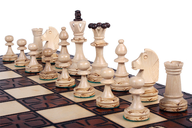 Jeu d'Echecs JUNIOR en bois de charme, de taille moyenne (42 x 42cm) - Ensemble Complet - Jeu d'Echecs JUNIOR en bois de charme, de taille moyenne (42 x 42cm) - Ensemble Complet