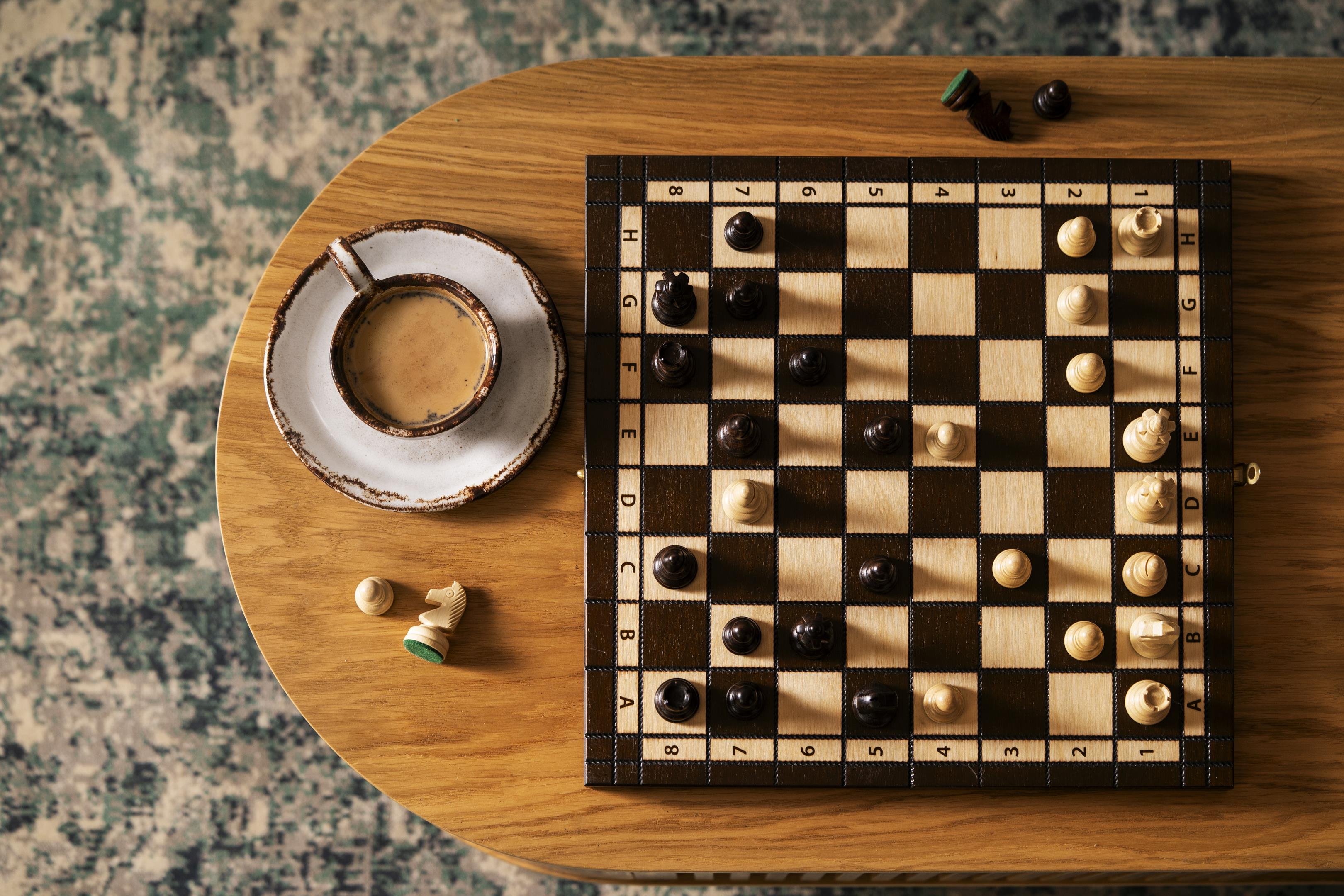 Juego de ajedrez de madera Triunfo 36 x 36 cm - Juego de ajedrez de madera Triunfo 36 x 36 cm