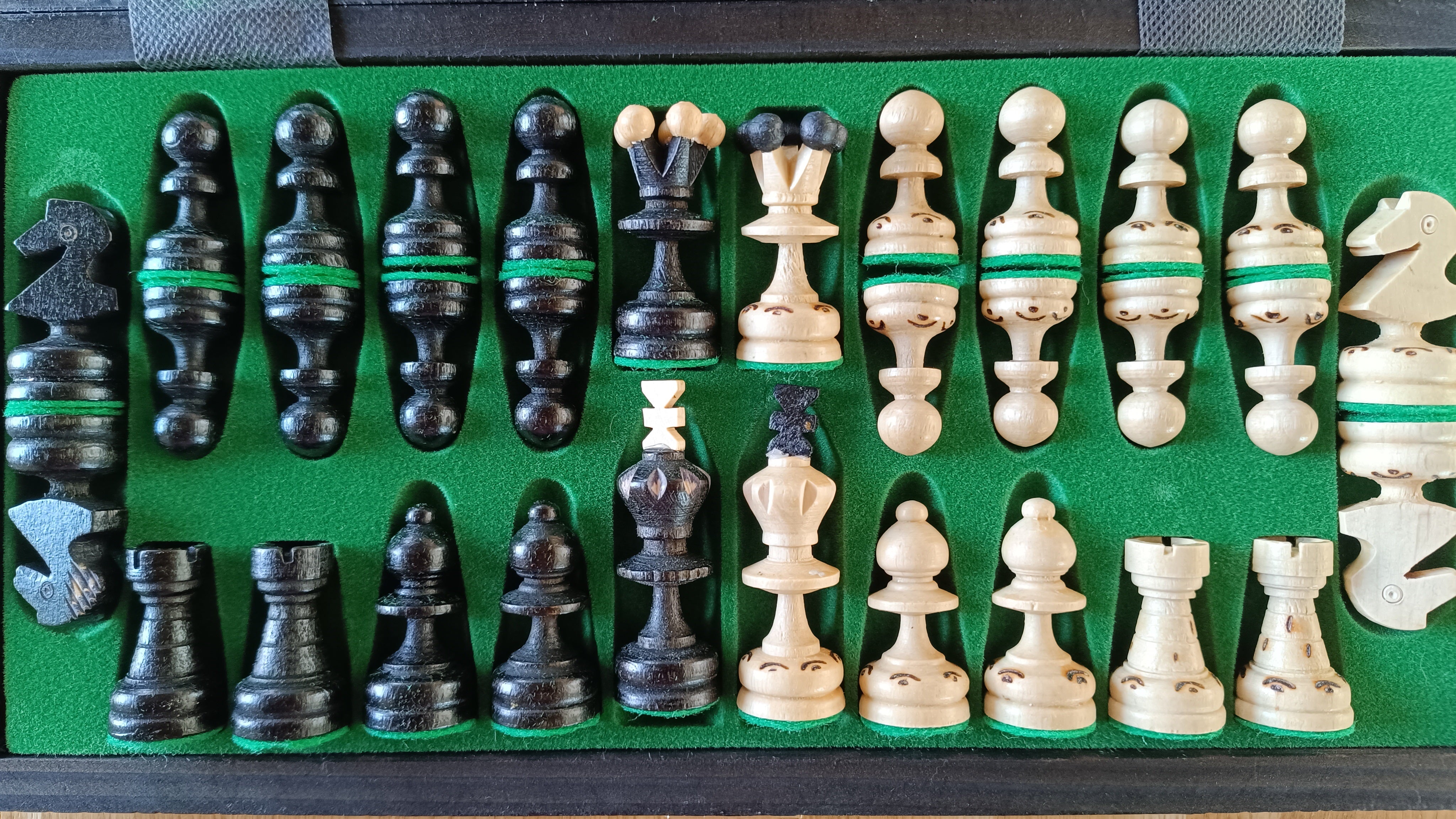 Schach „Kleine Perle“mit Einsatz, Farbe schwarz - Schach „Kleine Perle“mit Einsatz, Farbe schwarz