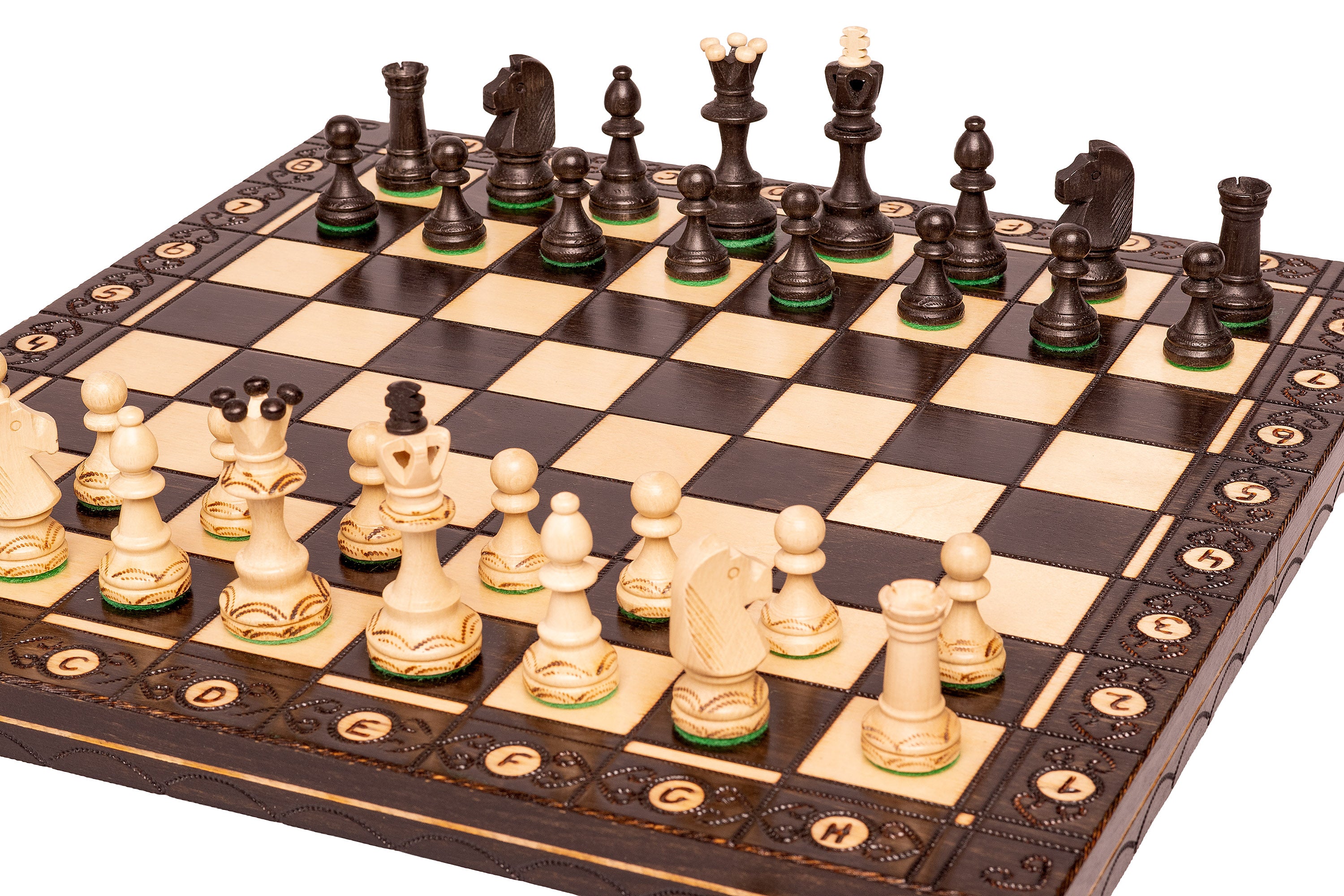 Holzschachspiel SENATOR 42×42 cm – geschnitzte Figuren, schwarz (König 80 mm, Spielanleitung, zusammenklappbar) - Holzschachspiel SENATOR 42×42 cm – geschnitzte Figuren, schwarz (König 80 mm, Spielanleitung, zusammenklappbar)